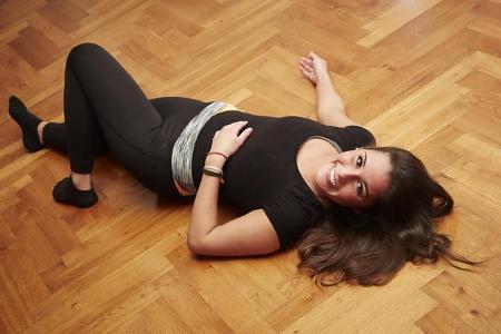 ...sicherlich noch mehr entspannend für Sarah. Das kann sie allerdings auch recht gut. Ob sie das wirklich schon verdient ha...