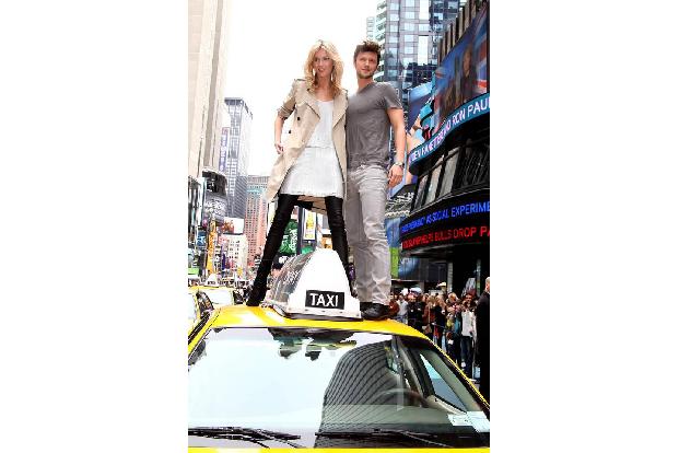 ...ihren Kollegen Saša Knežević einst in Spanien geheiratet. Sie ist Polin, er Serbe und beide leben derzeit, wie es sich fü...