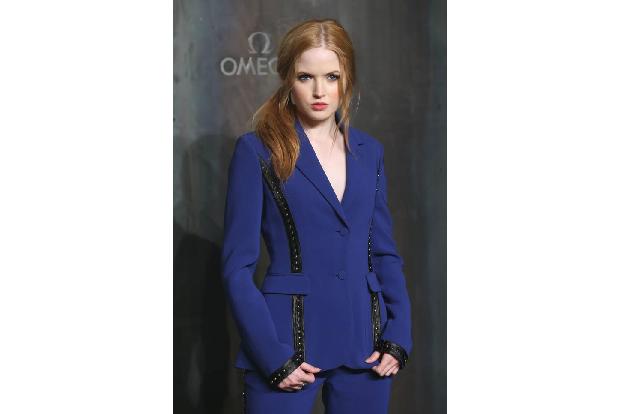 ...Ellie Bamber glänzten neben Amy Adams ebenfalls in diesem Drama. Nicht nur wegen ihrer Haarfarbe, versteht sich. Doch sch...