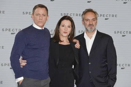 ...übrigens Barbara Broccoli - jene Frau, die die jüngsten acht 'James Bond'-Streifen produzierte, etwa 'Spectre' mit Hauptd...
