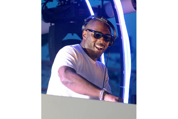 ...wird DJ Big Driis wohl nicht von sich behaupten! Wenn man genau hinsieht, kann man unter der Sonnenbrille Hollywoodstar I...