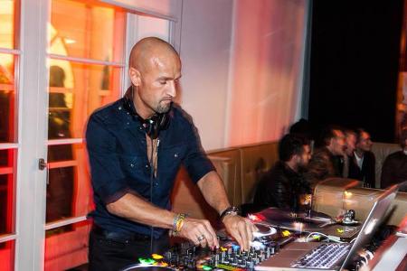 ...überlassen. Peyman Amin, 2006 als Juror von 'Germany's Next Topmodel' bekannt geworden, findet man bei Deep House- und El...