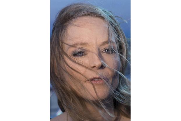 ...so ein leichter Windstoß durchs lange, offene Haar ja auch sexy sein könnte. Die Betonung liegt hier auf könnte! Bei Jodi...