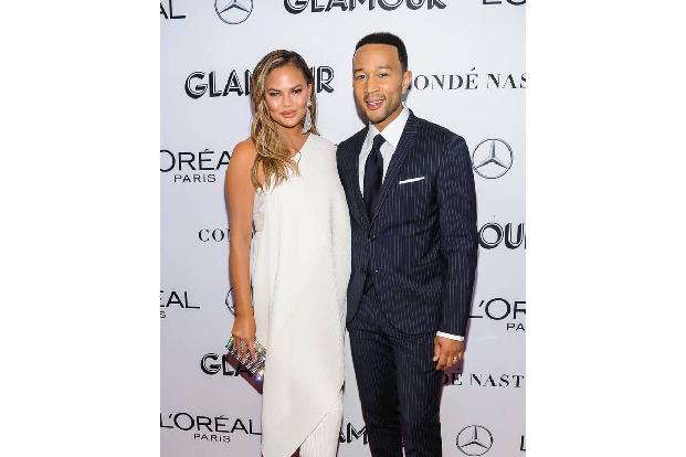 Zu den prominenten Preisträgern durfte sich Chrissy Teigen zählen. Das Model wurde mit dem Influencer Award ausgezeichnet. U...