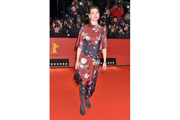 … auch die gertenschlanke 'Ostfriesenkiller'-Darstellerin Christiane Paul schien sich mit dem Thema 'gute' Kleiderwahl nicht...