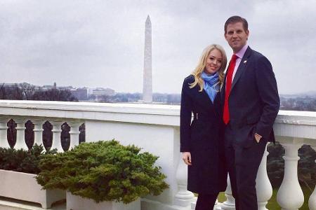 Vor ein paar Monaten postete Tiffany einen Schnappschuss auf dem Dachbalkon des Amts- und Regierungssitzes - mit ihrem älter...