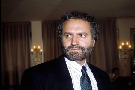 1997 wurde der Designer Gianni Versace im Alter von 50 Jahren vor seinem Haus erschossen. Der Mörder brachte sich wenige Tag...