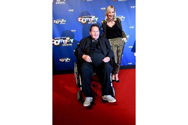 Schauspieler und Kabarettist Ottfried Fischer im Rollstuhl k...