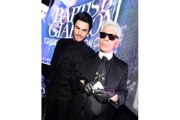 ...ist das. Diese Bromance führt hoffentlich nicht zu Unstimmigkeiten mit Karls Muse, dem Model, DJ und neuerdings auch Blog...