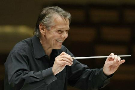 Mit Mariss Jansons ging am 30. November ein talentierter Stardirigent von uns. Seit 2003 war er Chefdirigent des Symphonieor...