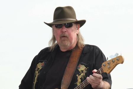 Am 6. Oktober trauerte die Musikwelt um Larry Junstrom. Der Mitbegründer der US-amerikanischen Southern-Rock-Band Lynyrd Sky...