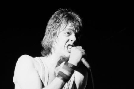 Anfang Oktober verstarb Barrie Masters, Sänger und Frontmann der britischen Punkband Eddie & the Hot Rods, überraschend. Sei...