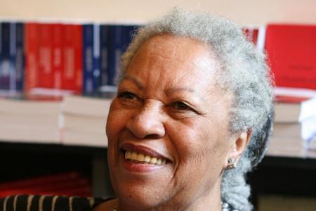 Toni Morrison war eine amerikanische Schriftstellerin und Literaturnobelpreisträgerin. Am 5. August sei die Autorin 
