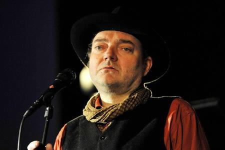 Schriftsteller, Sänger und Satiriker Wiglaf Droste sagte der Welt am 15. Mai Lebewohl. Er wurde 57 Jahre alt.