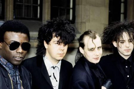 Ex-The-Cure-Drummer Andy Anderson (l.) verstarb am 26. Februar im Alter von 68 Jahren an den Folgen einer Krebserkrankung. N...