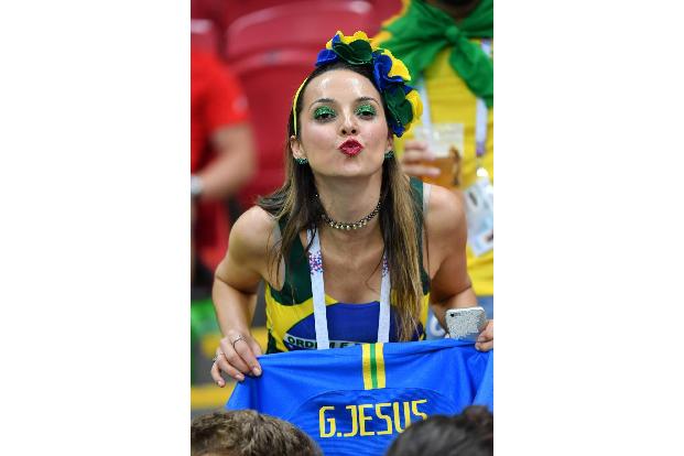 Sexy Fans 08 (5).jpg