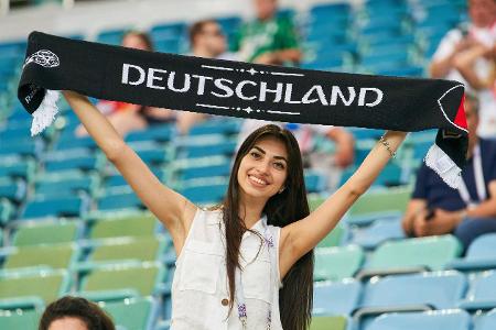 Sexy Fans 05 (10).jpg