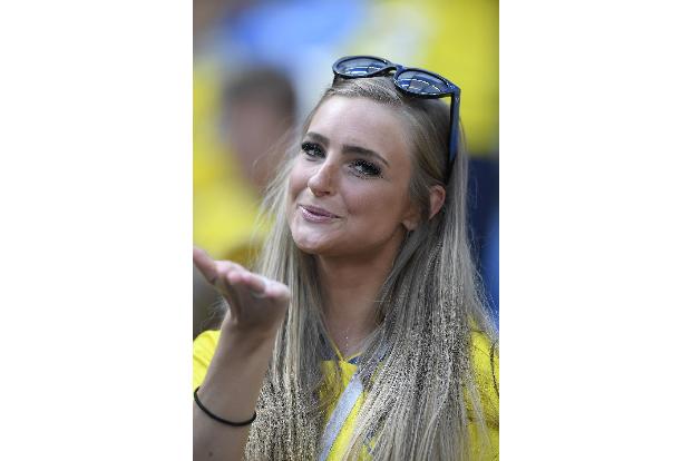 Sexy Fans 02 (4).jpg