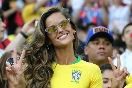 Sexy Fans 06 (9).jpg