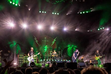 imago Zuma Pearl Jam.jpg