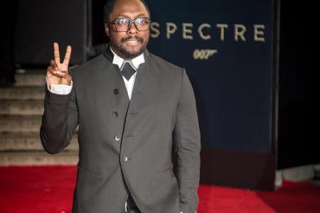 Will.i.am hat sich ebenfalls in Schale geworfen: Zu Ehren von 007 wählte er ein graues Ensemble.