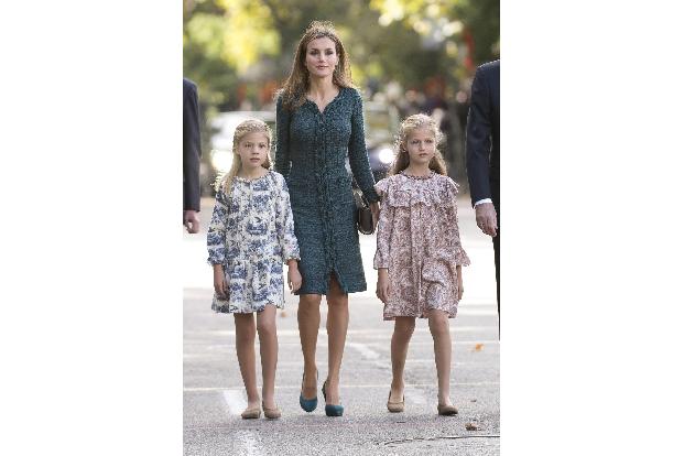 06 Leonor, Sofia, Letizia Oscar Gonzalez WENN wenn21822463.jpg