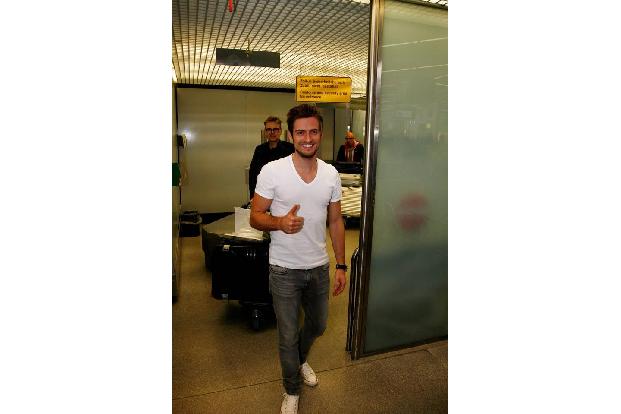 ..erhobenem Daumen kommt 