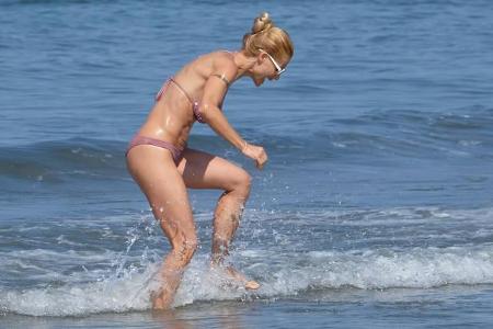 ...Mama wieder selbst zum Kind werden und ein bisschen alleine im Wasser plantschen und nach Muscheln suchen, oder...