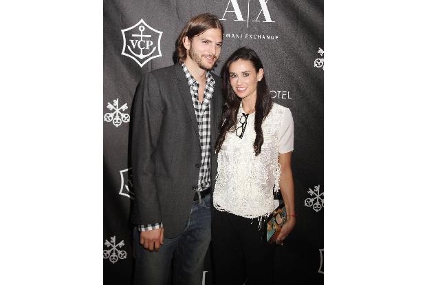12 Ashton Kutcher Demi Moore