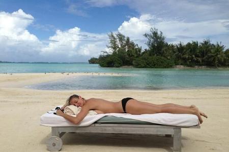 heidi klum südsee twitter model strand oben ohne
