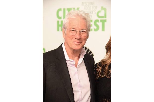 Auch Richard Gere schaffte es an den Set von ‘Brooklyn Blues – Das Gesetz der Gosse’, taucht aber im fertigen Film nicht auf...