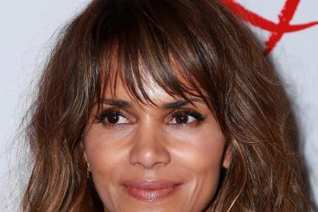 Ihrer Mutter gefiel Halle Berrys (50) Wunschberuf Schauspielerin ganz und gar nicht. Darum schlief die Oscarpreisträgerin ei...