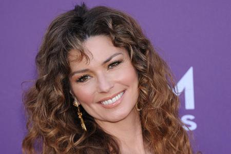 Nach der Scheidung ihrer Eltern lebte die damals 14-jährige Shania Twain mit ihren Geschwistern und ihrer Mutter in einem Ob...