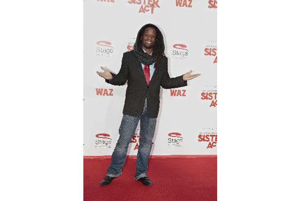 Größere Aufmerksamkeit erregte er zuletzt durch einen Nachbarschaftsstreit in dem es um Beleidigungen und zu lauten Sex ging.