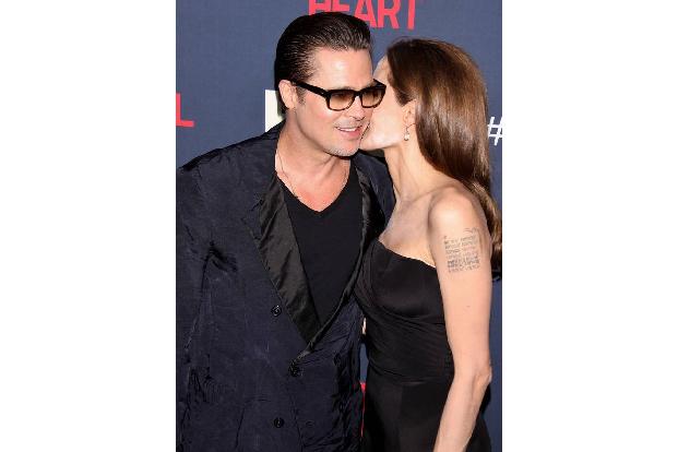 Ob seine Angelina Jolie den Schauspieler so jung hält? Die ist seit 2005 mit dem Superstar liiert und zieht mit ihm drei lei...