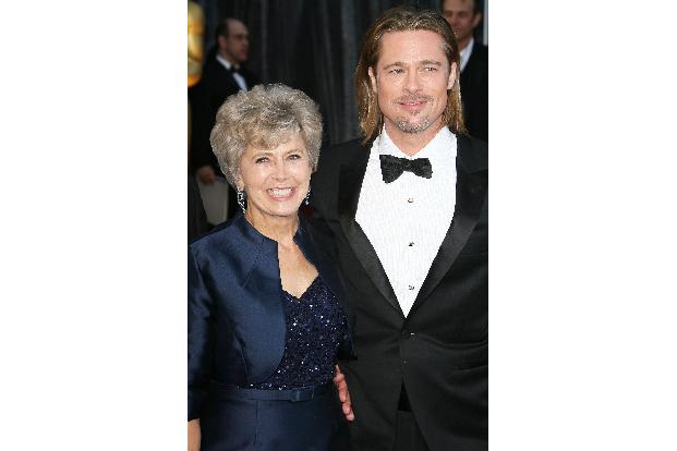 ...denn ihr Sohn ist kein geringer als Hollywood-Star Brad Pitt.