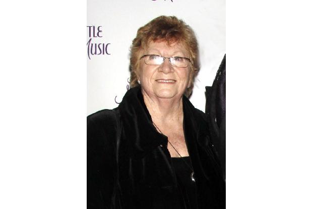 Diese Frau ist die Mutter eines richtigen Frauenschwarms.