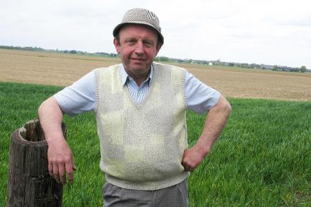 Der warmherzige Witwer Friedhelm (47).