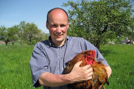 Der herzliche Hobbybauer Hans-Georg (43).