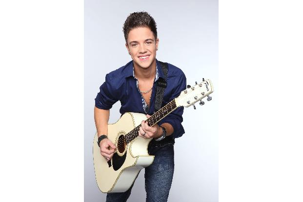 Auch das Lied, welches die beiden Jungen singen müssen, hat es in sich.