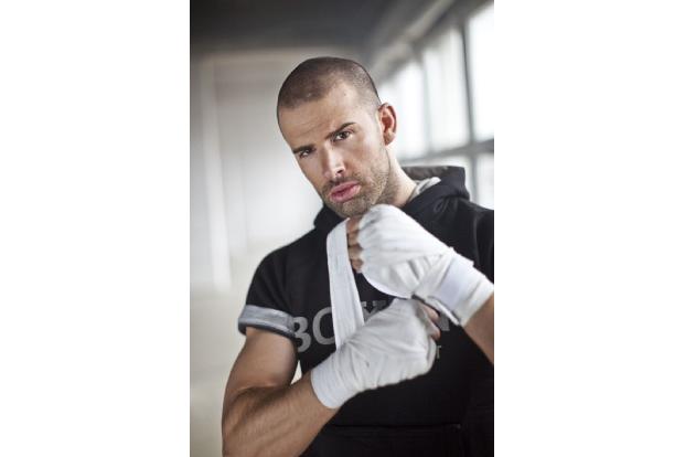 Beim Promi Boxen wird auch Indira Weis' Ex Freund Jay Khan (187 cm, 82 kg) teilnehmen.