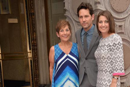 Paul Rudds (47) Mutter und seine Schwester mussten wohl schon so einiges mit dem Schauspieler mitmachen. Nach einem Baseball...