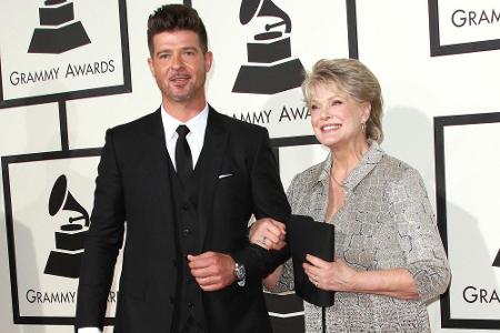 R&B-Sänger Robin Thicke (39) ist nicht der einzige talentierte Künstler in der Familie. Auch seine Mutter Gloria Loring ist ...