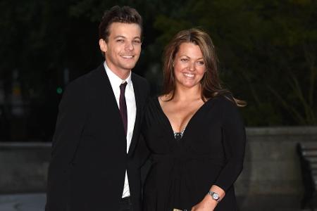 Johannah Deakin, die Mutter von One Directioner Louis Tomlinson (24), ist nicht nur unglaublich Stolz auf Louis, sondern auc...