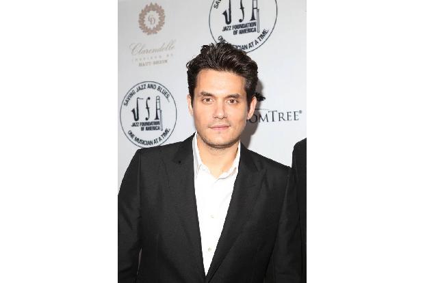 ...einem weiteren Ex von Katy Perry ist es nicht direkt der Akt, sondern Pornos, wonach er süchtig ist. 