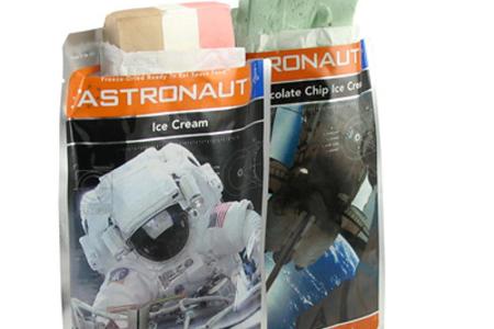 Gefriergetrocknete Astronauten-Eiscreme kommt in drei unterschiedlichen Geschmacksrichtungen.