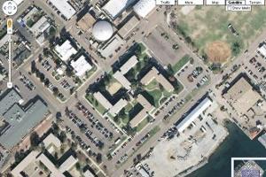 Gebäude - Dieses Gebäude steht an der Westküste der Vereinigten Staaten und gehört der Navy. Laut einiger Zeitungsberichte s...