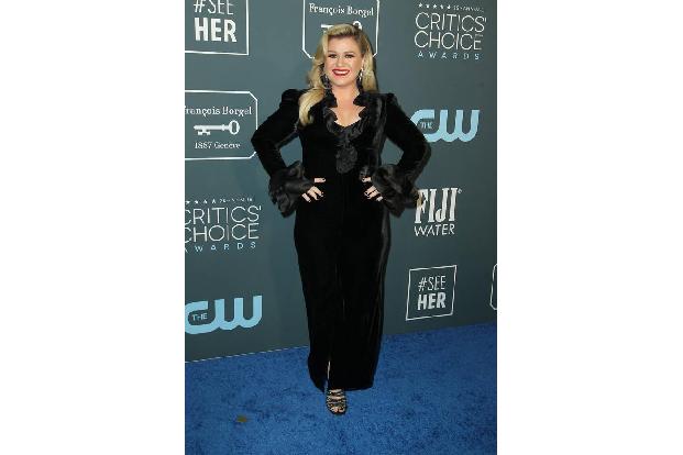 Auch zahlreiche Fernsehshows sind betroffen: Kelly Clarksons Talkshow, zum Beispiel, wird bis auf weiteres nicht mehr aufgez...