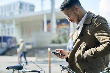 3 Handynacken_PhotoAlto.jpg