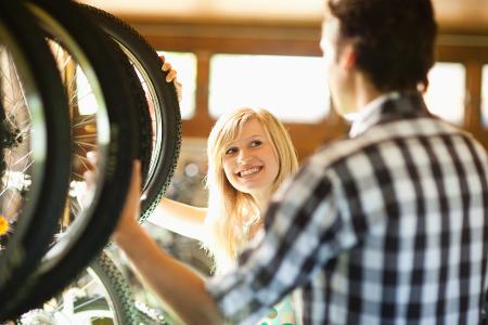 Üben Sie das Flirten